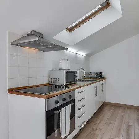 Apartmán Clean Design & Terrace Apt For 4 In Trendy Estrela *